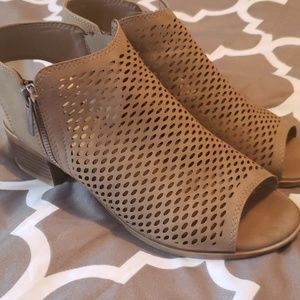 Peep toe ankle boots 7.5